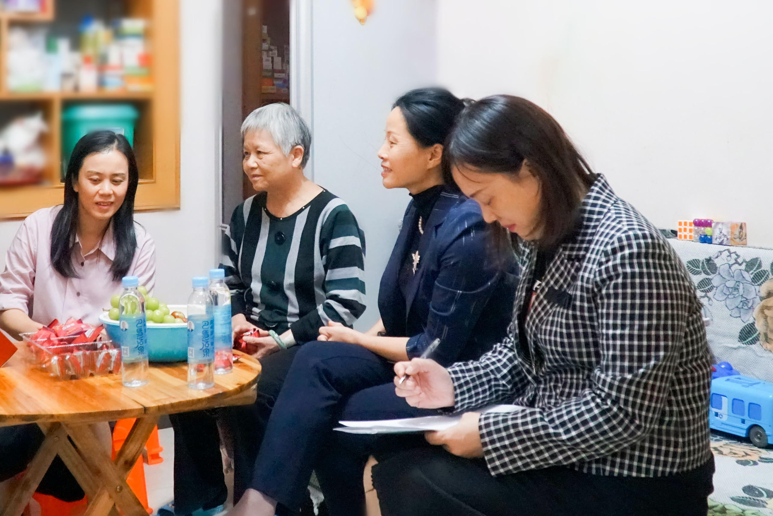 我院开展廉政家访活动