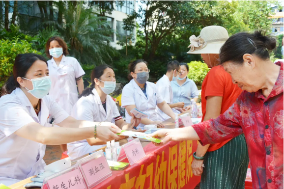 【我为群众办实事】桂林市妇女儿童医院“服务百姓健康行动”义诊活动进社区