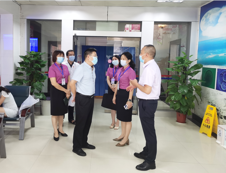 自治区卫生健康委医政医管处处长吴才林莅临桂林市妇幼保健院指导工作