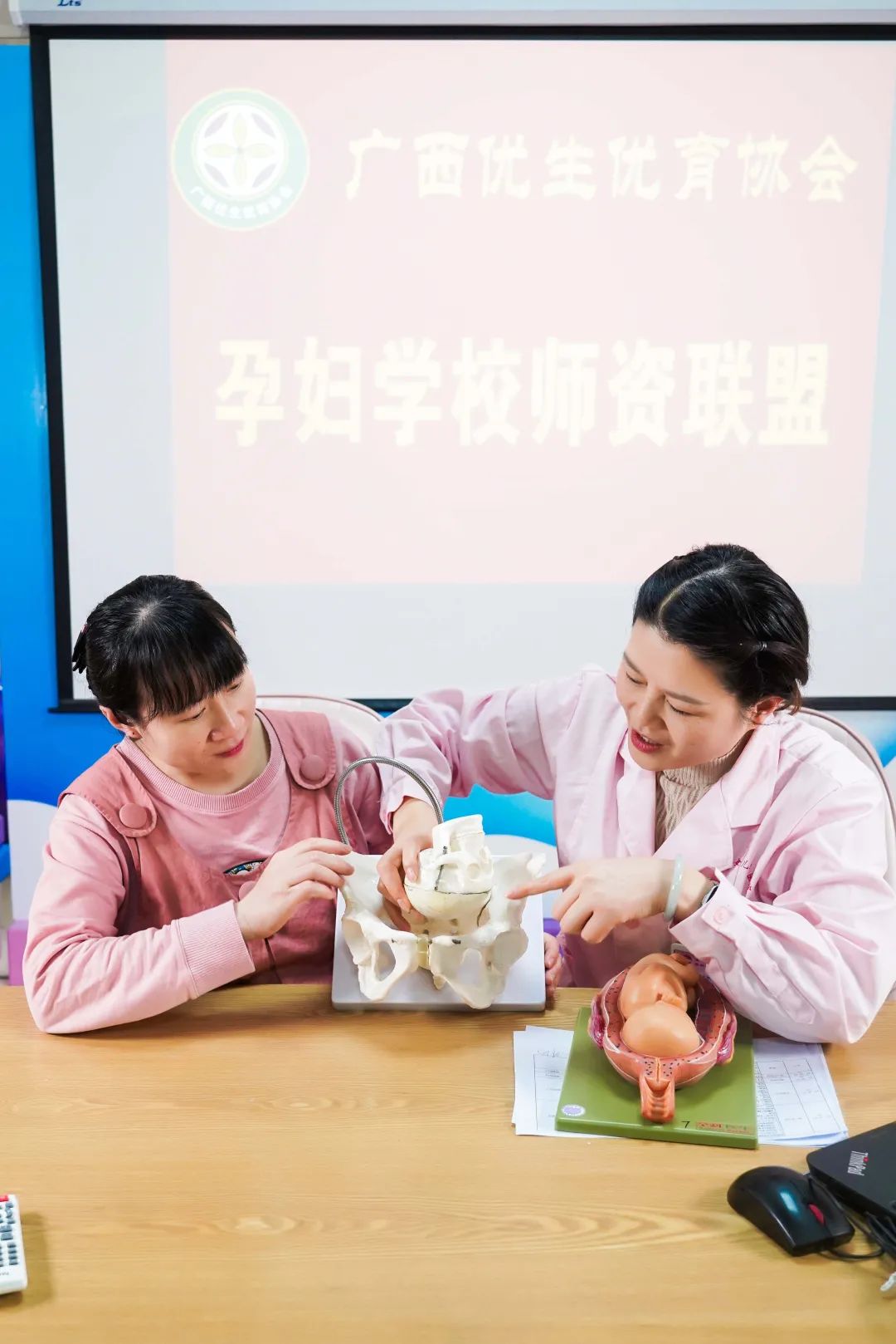 还在苦恼如何迎接宝宝的降临?桂林这场健康直播已经给出回答……