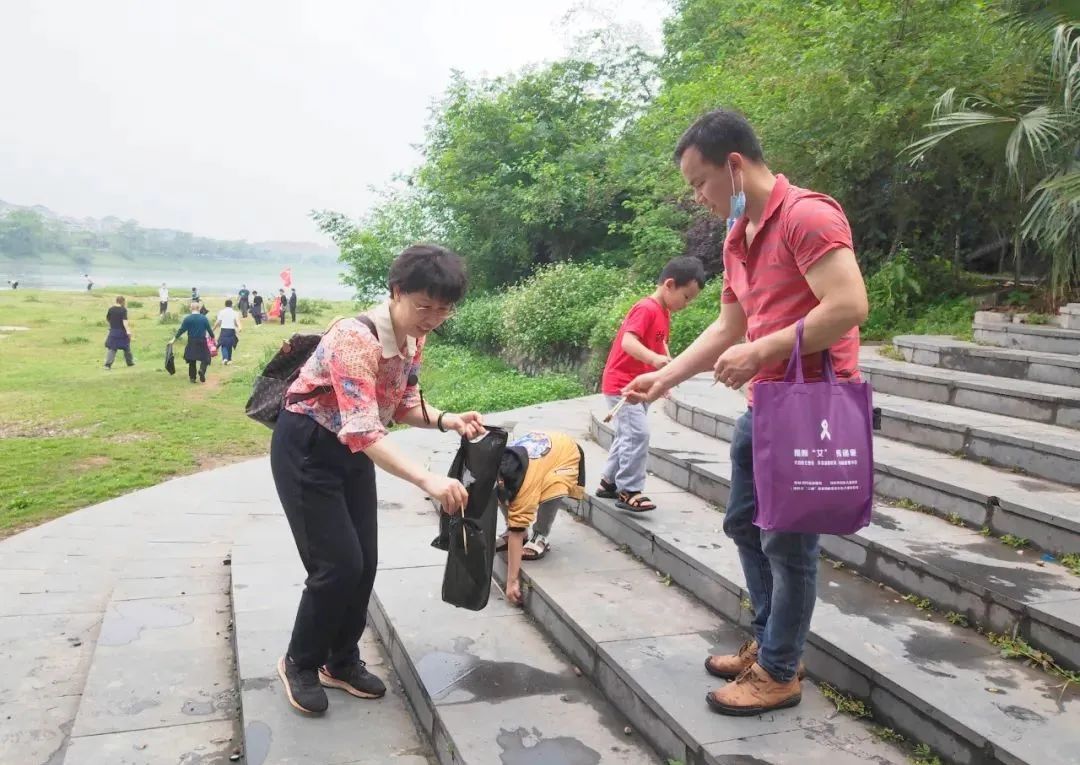 爱国卫生月 | 我院后勤支部开展“文明健康 绿色环保”为漓江“洗脸”活动