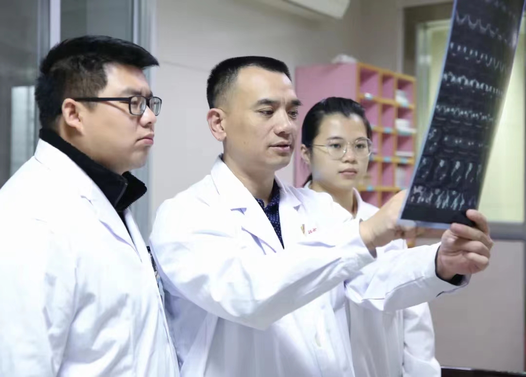 【致敬医师节】桂林市妇幼保健院专家风采展示：微创介入(肿瘤)科学科带头人唐名杰